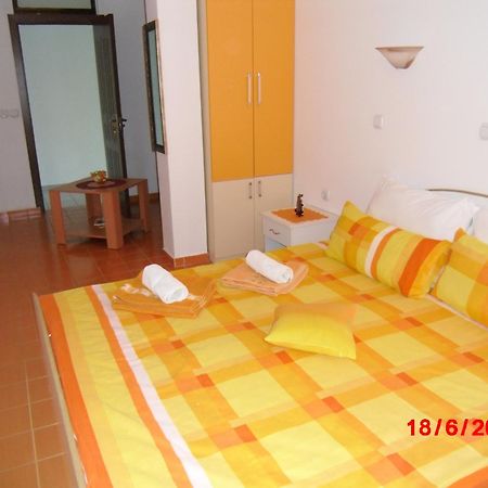 Karoski Apartments & Suites Охрид Екстериор снимка