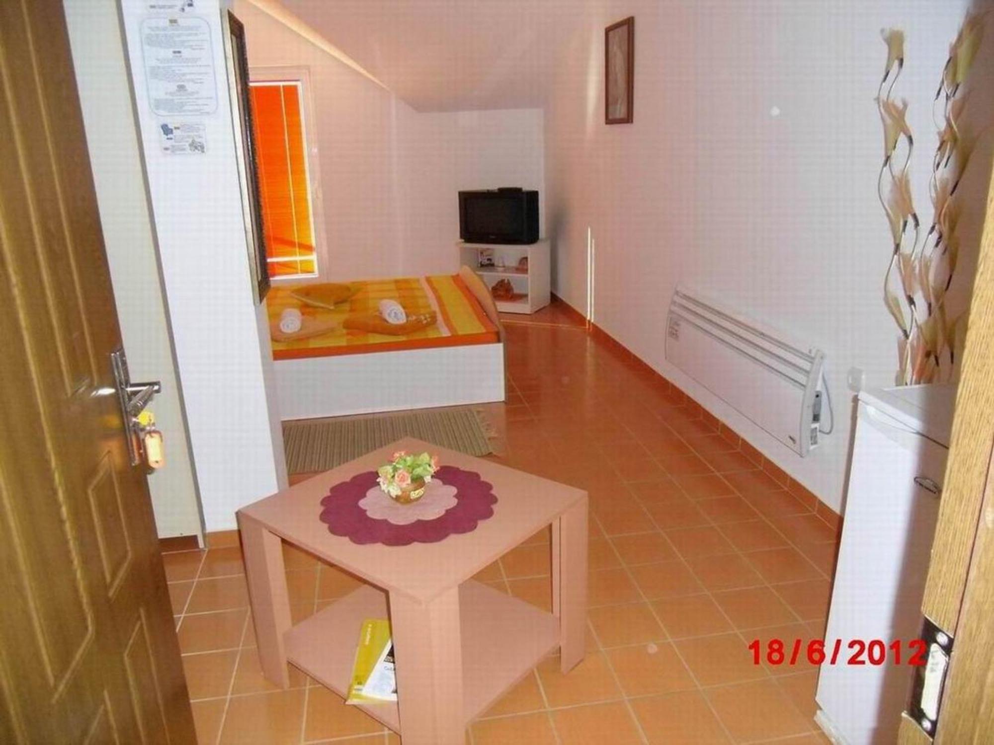 Karoski Apartments & Suites Охрид Екстериор снимка