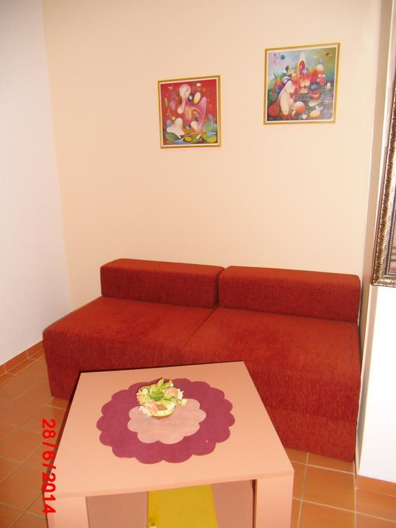 Karoski Apartments & Suites Охрид Стая снимка