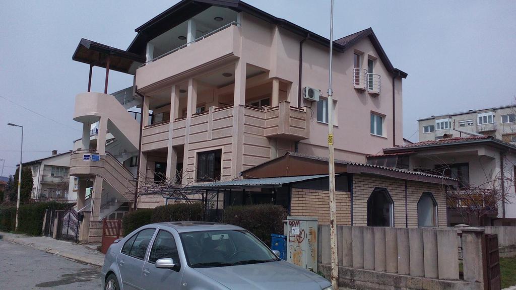 Karoski Apartments & Suites Охрид Екстериор снимка